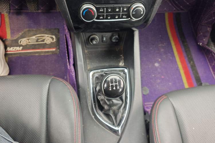 Used CHANGAN KAICHENG Oushang A600 2016 1.5L Manual Luxury 7-Seater
