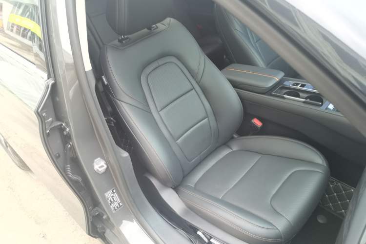 Used Lincoln Z 2022 iXiang Luxury Edition Right Front Seat