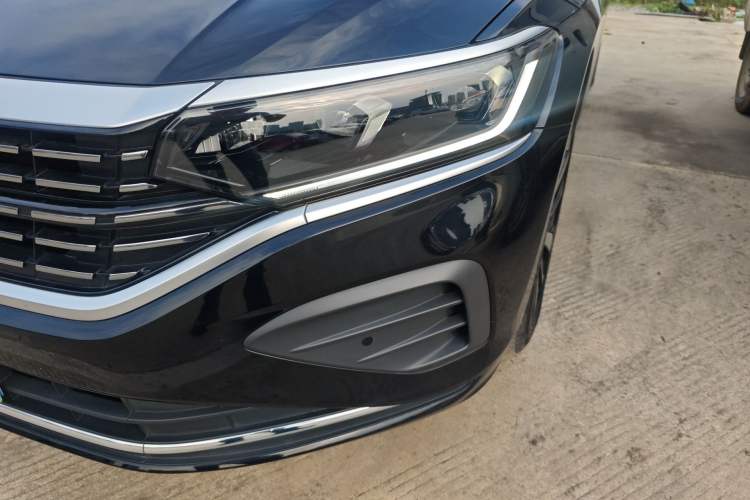 Used Volkswagen Passat 2024 380TSI Dragon Edition Left Front Headlight