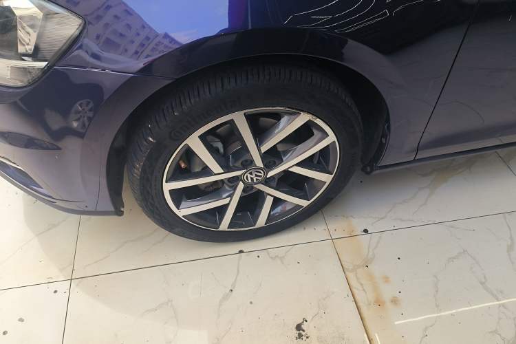 Used Volkswagen Golf 2020 Zhiai Edition 280TSI DSG Comfort Model Left Front Wheel Hub