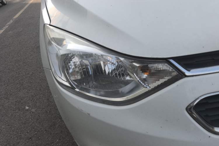 Used Chevrolet Sail 2016 Sail 3 1.3L Manual Comfort Sunroof Edition Right Front Headlight