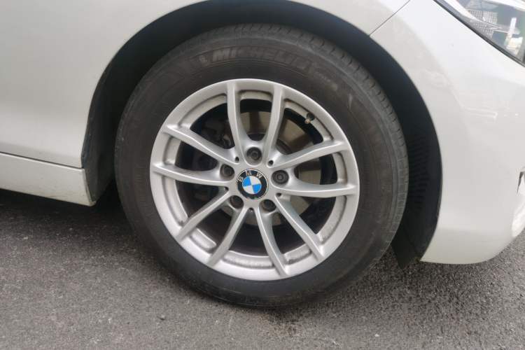 Used BMW 2 Series 2015 218i Right Front Wheel Hub