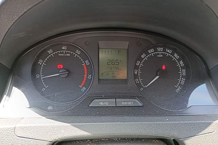 Used Skoda Rapid Spaceback 2014 1.6L Automatic Enjoyment Edition
