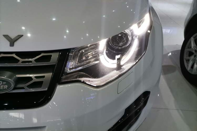 Used Land Rover Discovery Sport 2018 240 PS SE Version
