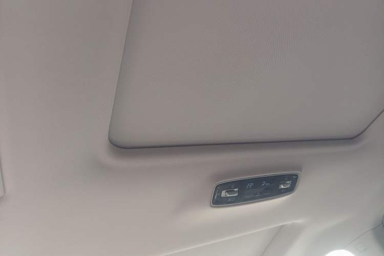 Used Roewe iMAX8 New Energy 2025 1.5T DMH Lu Zun Deluxe Edition Headliner