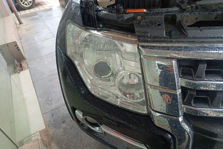 Used Mitsubishi Pajero 2015 3.0L Automatic Luxury Version China IV Standard