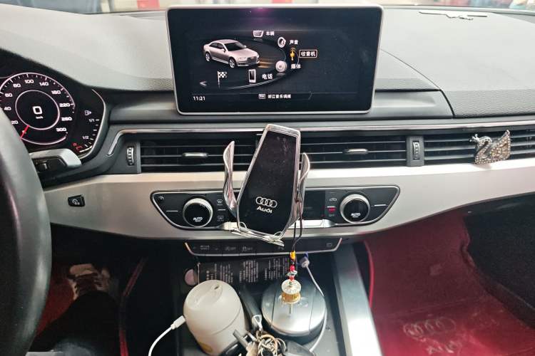 Used Audi A4L 2018 30th Anniversary Edition 40 TFSI Fashion Model
