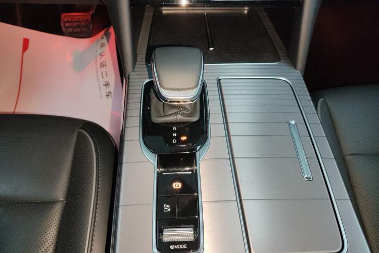 Used Hongqi HS7 PHEV 2024 2.0T PHEV Four-Wheel Drive Flagship Edition 6 Seats