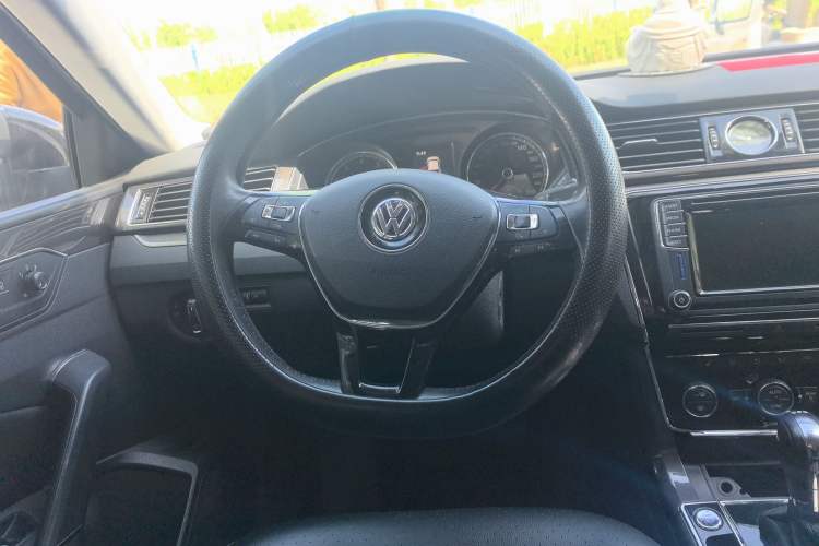 Used Volkswagen Passat 2016 330TSI DSG Prestige Edition Steering Wheel