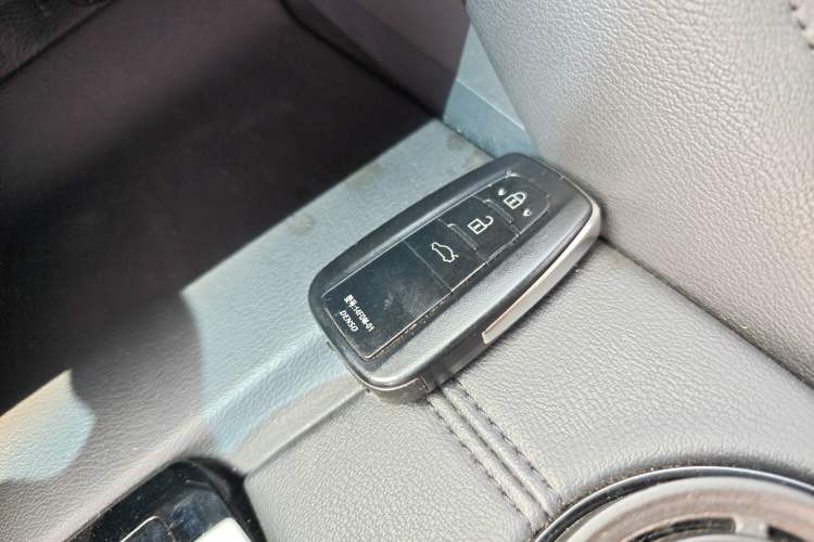 Used Toyota Avalon 2023 2.5L Luxury Edition Vehicle Key
