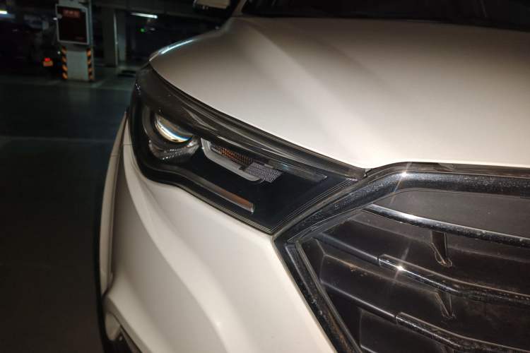 Used Bestune X40 2018 Internet Celebrity Edition 1.6L Manual Connected Smart Cool Type Right Front Headlight