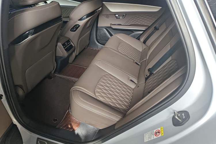 Used BYD Han 2024 EV Glory Edition 506KM Front-Wheel-Drive Premium Model