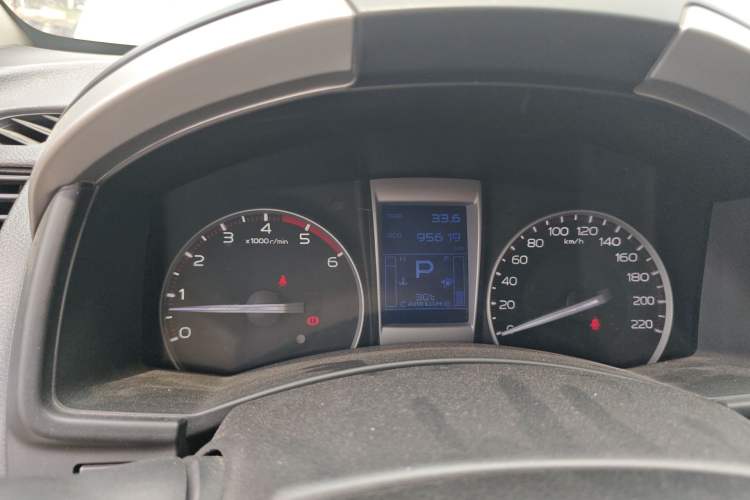 Used Isuzu D-MAX 2018 3.0T Two-Wheel Drive Automatic Elite Version 4JJ1-TC HI