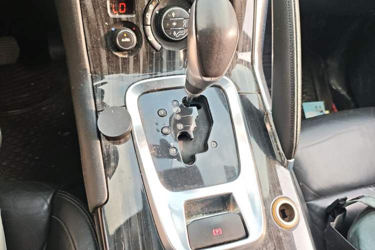 Used Peugeot 3008 2013 2.0L Automatic Trend Edition Gear Lever