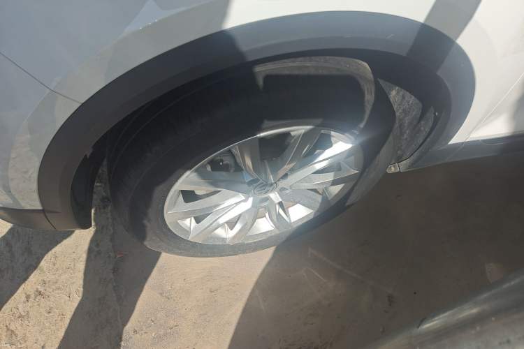 Used Volkswagen T-ROC 2020 230TSI DSG Two-Wheel Drive Advanced Version Left Front Wheel Hub