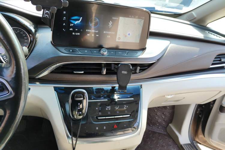 Used Buick GL8 2020 Land Business Class 652T Luxury Model
