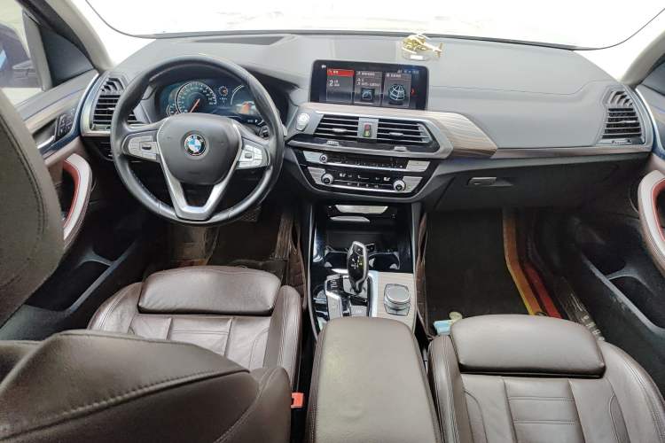 Used BMW X3 2019 xDrive28i Luxury Package Center Console