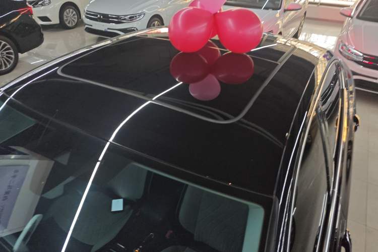 Used Volkswagen Magotan 2025 Zhongxiang Version 330TSI DSG Luxury Edition
