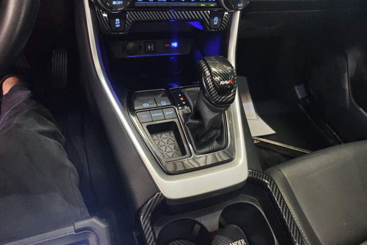 Used Toyota Wildlander 2021 2.0L CVT Two-Wheel Drive Luxury Edition Gear Lever