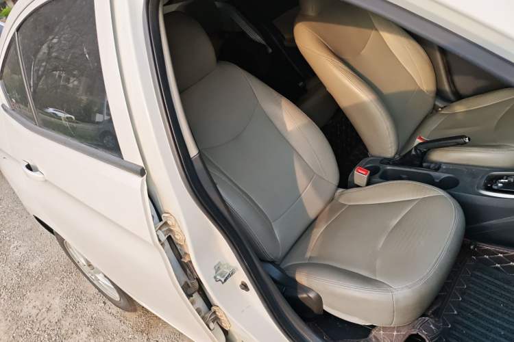 Used Chevrolet Sail 2015 Sail 3 1.3L AMT Ideal Edition Right Front Seat