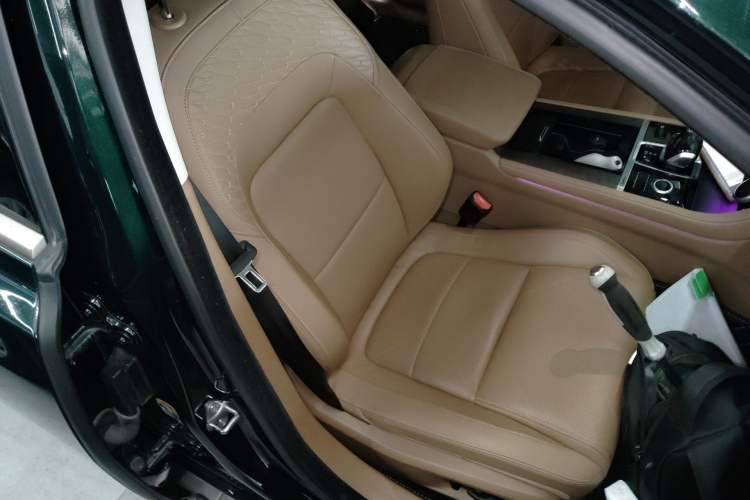 Used Jaguar XFL 2024 2.0T P250 Two-Wheel Drive Prestige Luxury Edition Right Front Seat