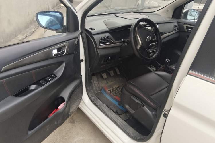 Used CHANGAN KAICHENG Oushang A600 2017 1.5L Manual Luxury Model Driver Seat
