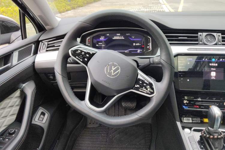 Used Volkswagen Magotan 2025 Zhongxiang Version 330TSI DSG Luxury Edition