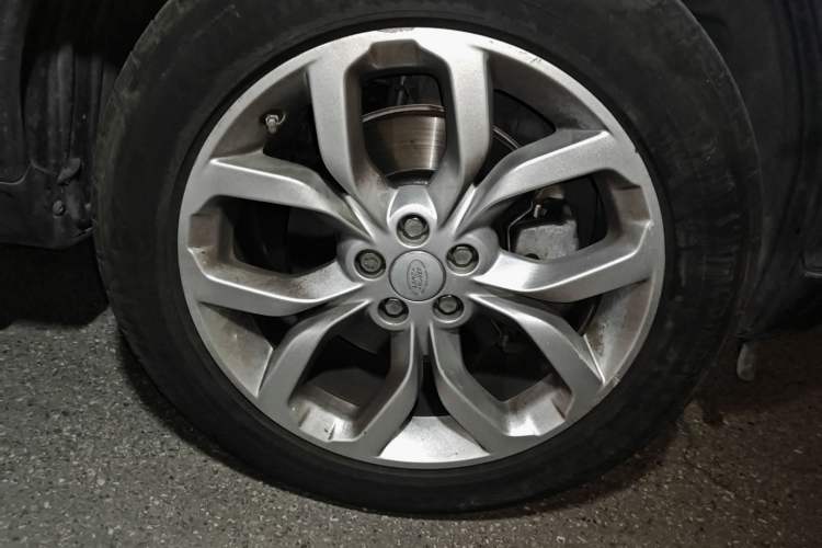 Used Land Rover Discovery Sport 2016 2.0T HSE Right Front Wheel Hub