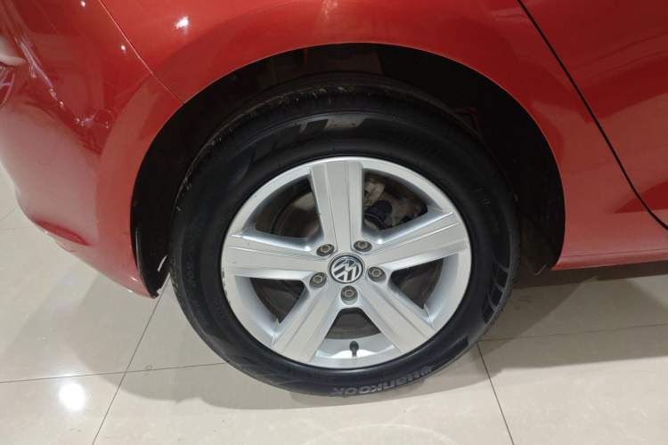 Used Volkswagen Golf 2015 1.6L Automatic Comfort Model Exterior 5