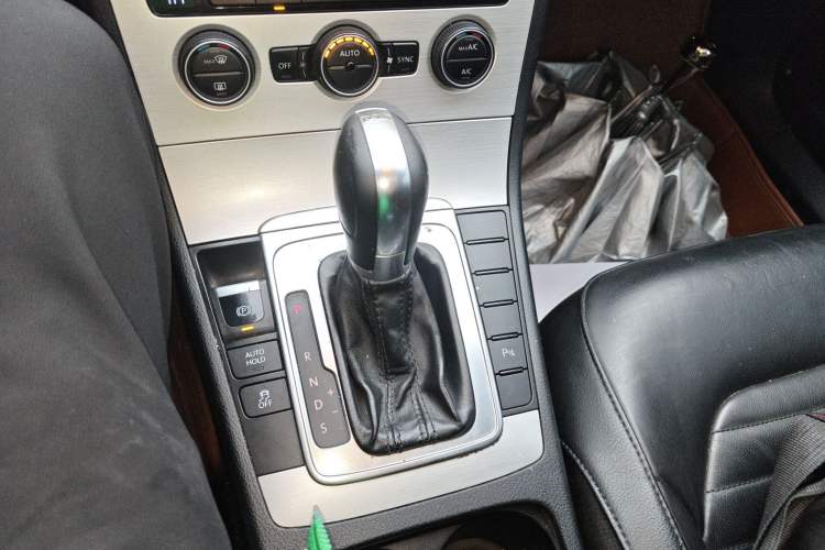 Used Volkswagen Magotan 2015 1.8TSI Advanced Model Gear Lever