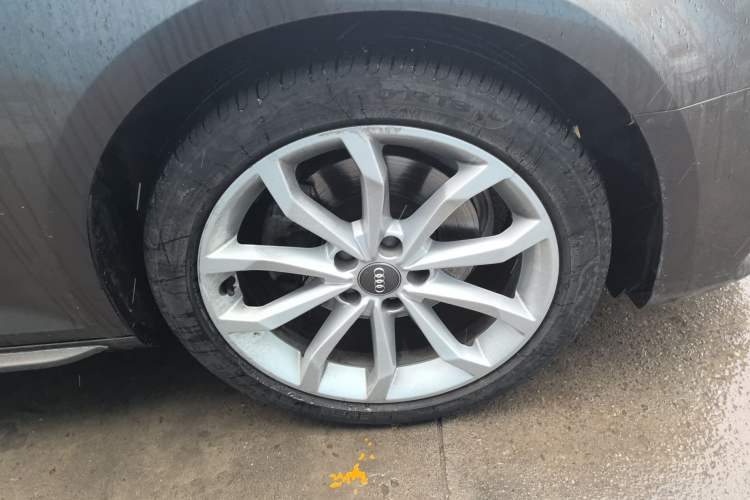 Used Audi A4L 2018 30th Anniversary Edition 40 TFSI Fashion Model
