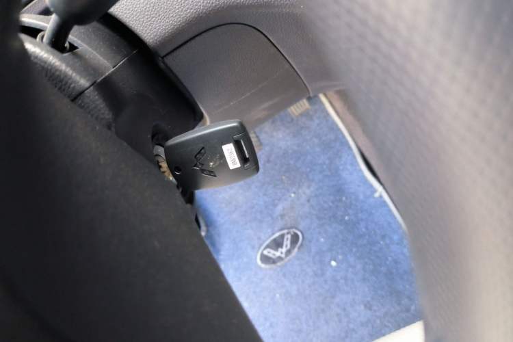 Used Wuling Hongguang V 2022 1.5L Jingqu Version Hydraulic Power Steering LAR