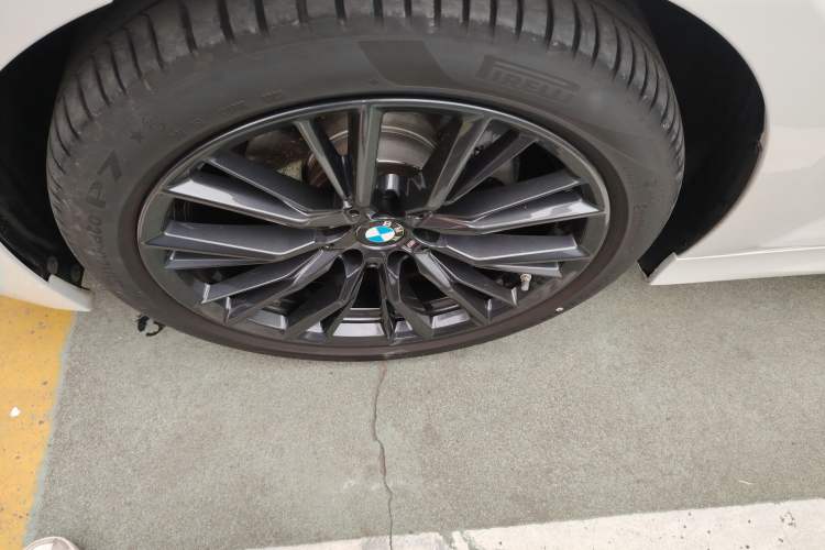 Used BMW 3 Series 2023 325i M Sport Night Edition Package Left Front Wheel Hub