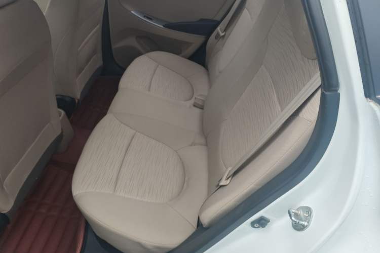 Used Hyundai Verna (older generation) 2014 1.4L Manual Smart GLS Trim Left Rear Seat