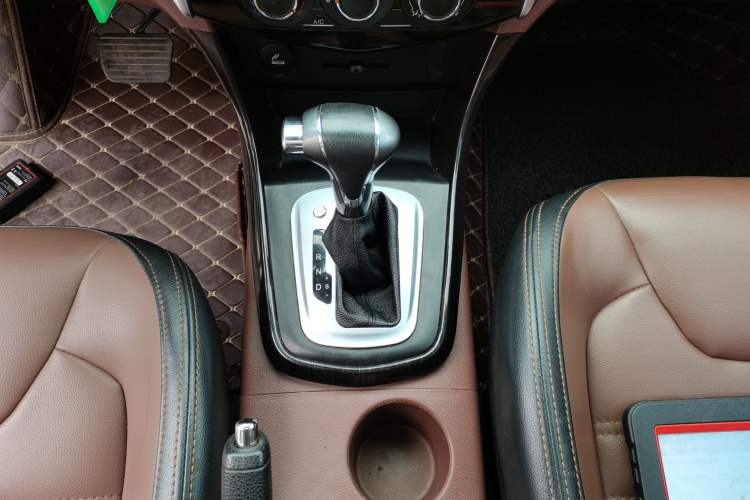 Used FORTHING SX6 2016 1.6L CVT Luxury Model Gear Lever