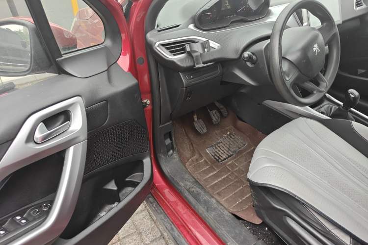 Used Peugeot 2008 2014 1.6L Manual Trend Edition