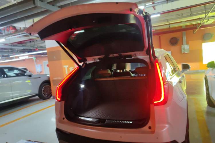 Used Cadillac XT4 2022 28T Two-Wheel Drive Prestige Version
