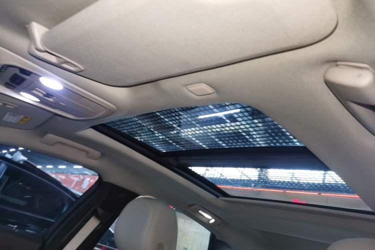 Used Cadillac XTS 2015 28T Comfort Model Headliner