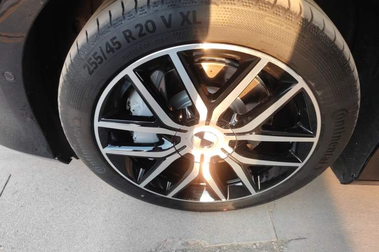 Used Denza Z9 2024 1100 km Four-Wheel Drive Max Version