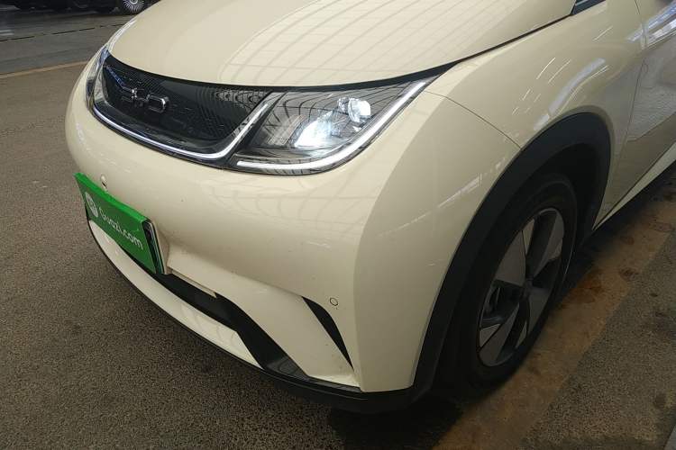 Used BYD Dolphin 2023 420 km Fashion Edition
