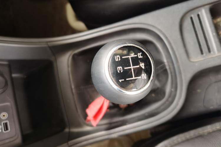 Used Roewe 360 2016 1.5L Manual Smart Screen Version Gear Lever