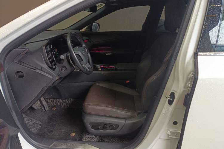 Used Lexus RX 2023 350h Four-Wheel Drive Enjoyment Version Left Front Seat