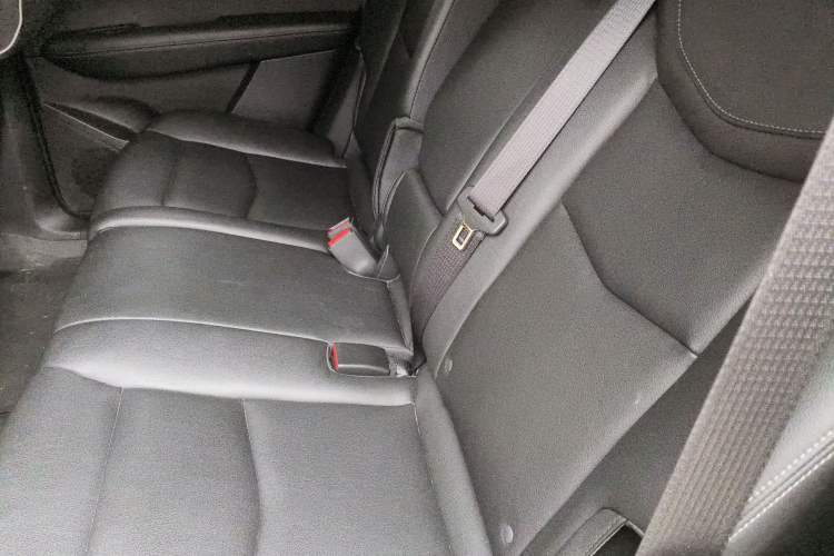 Used Cadillac XT5 2022 2.0T Two-Wheel Drive Luxury Version Left Rear Seat