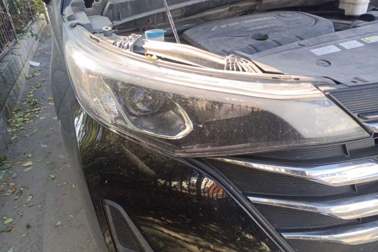 Used GAC Trumpchi M6 2021 270T DCT Elite Edition (7-seater) Right Front Headlight