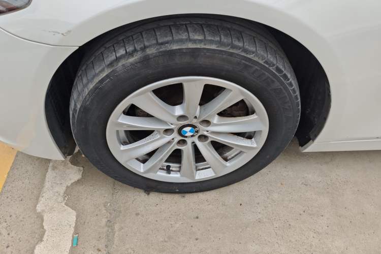Used BMW 5 Series 2014 520Li Elegant Model Left Front Wheel Hub