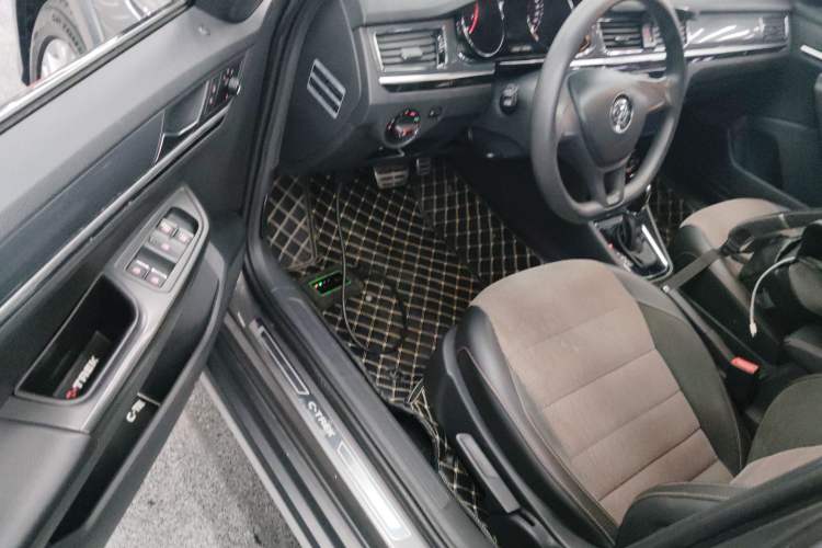 Used Volkswagen C-TREK 2017 1.6L Automatic Comfort Model
