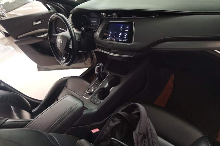 Used Cadillac XT4 2018 28T Two-Wheel Drive Leading Version
