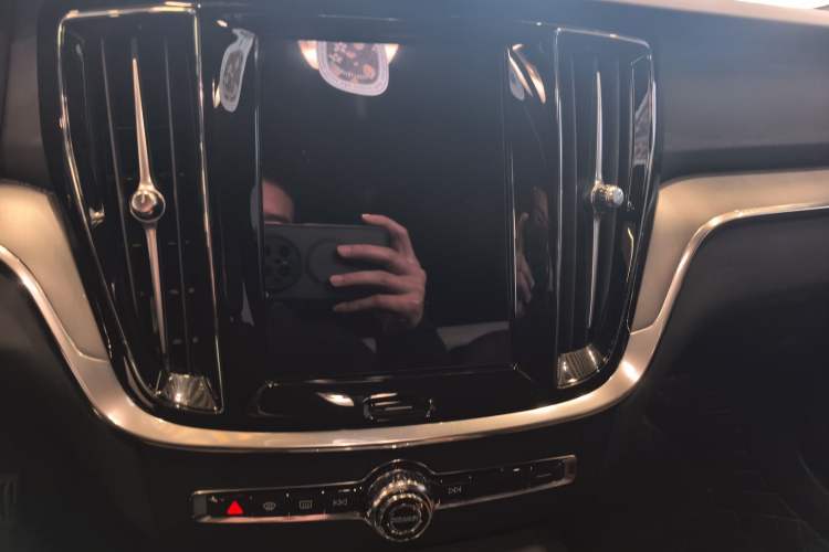 Used Volvo S60 2024 B4 Zhiyi Luxury Edition