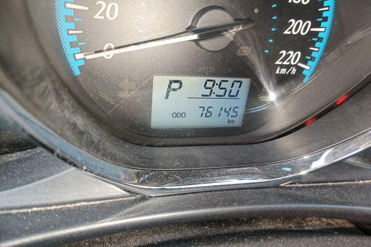 Used Toyota YARiS L Zhi Xiang 2017 1.5E CVT Dynamic Edition Odometer Close Up