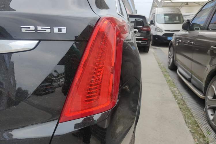 Used Cadillac XT5 2018 25T Tech Model